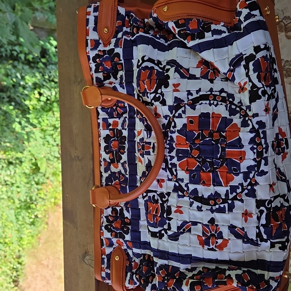 Escada Leather Oversized Tote Weekend Bag - Picture 3 of 8